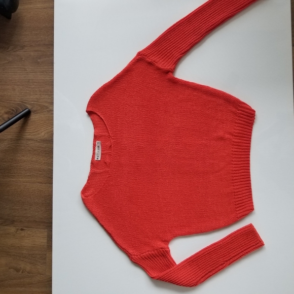 🥳SALE🥳 Orange/red sweater. Medium loose fit.  Retrod brand - Picture 3 of 4